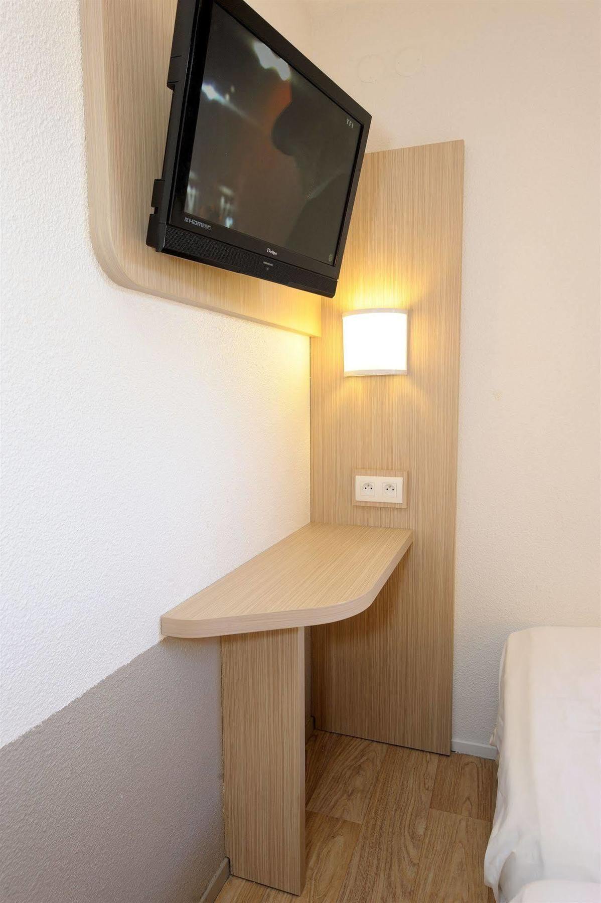 Hotel Kennedy Parc Des Expositions Тарб Экстерьер фото